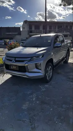 MITSUBISHI L200 TRITON 2.4 16V TURBO DIESEL SPORT HPE CD 4P 4X4 AUTOMÁTICO MITSUBISHI L200 TRITON 2.4 16V TURBO DIESEL SPORT HPE CD 4P 4X4 AUTOMÁTICO