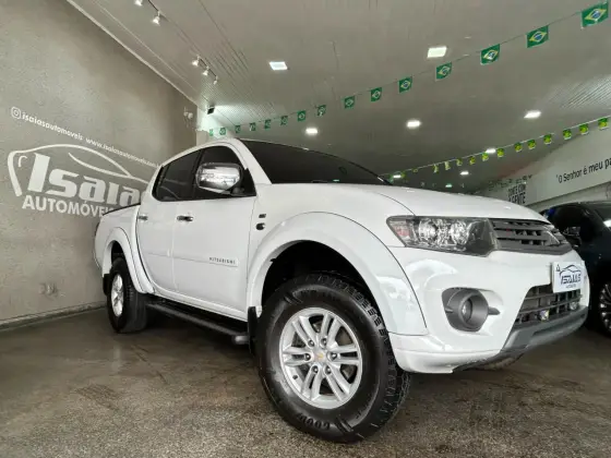 MITSUBISHI L200 TRITON 3.2 HPE 4X4 CD 16V TURBO INTERCOOLER DIESEL 4P AUTOMÁTICO