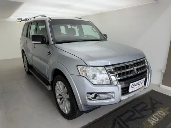 MITSUBISHI-PAJERO-2015