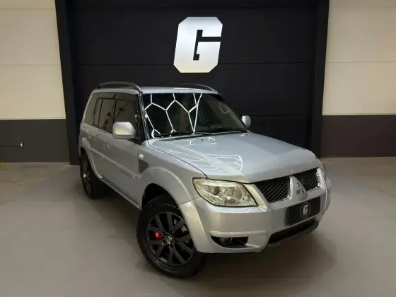MITSUBISHI PAJERO TR4 2.0 4X2 16V 140CV FLEX 4P AUTOMÁTICO MITSUBISHI PAJERO TR4 2.0 4X2 16V 140CV FLEX 4P AUTOMÁTICO