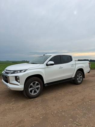 MITSUBISHI L200 TRITON 2.4 16V TURBO DIESEL SPORT HPE CD 4P 4X4 AUTOMÁTICO