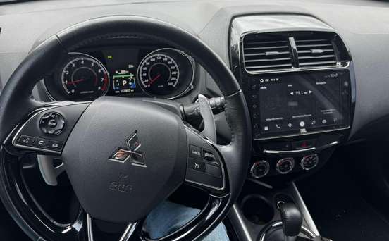 MITSUBISHI-OUTLANDER-2021