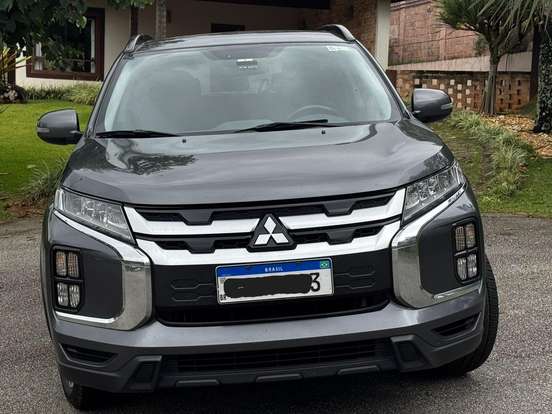 MITSUBISHI-OUTLANDER-2021