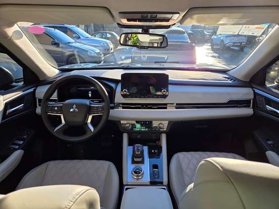MITSUBISHI-OUTLANDER-2.4 PHEV HPE-S S-AWC DHT MITSUBISHI-OUTLANDER-2025
