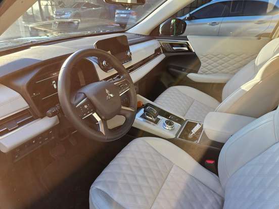 MITSUBISHI-OUTLANDER-2.4 PHEV HPE-S S-AWC DHT MITSUBISHI-OUTLANDER-2025