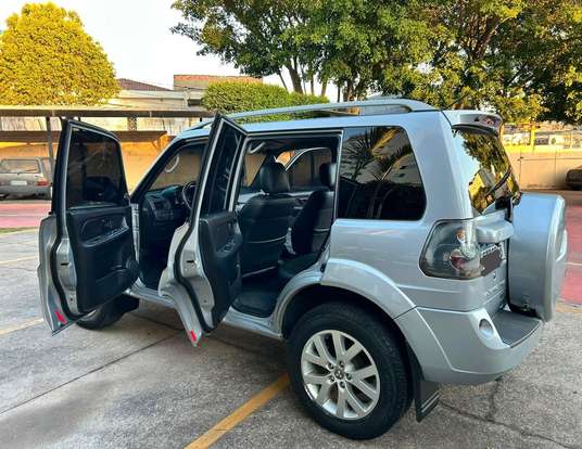 MITSUBISHI-PAJERO TR4-2012