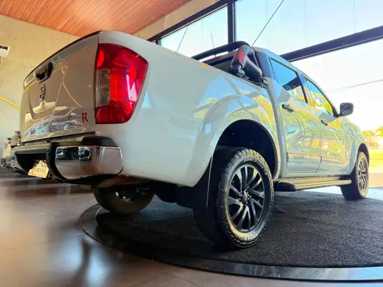NISSAN-FRONTIER-2022