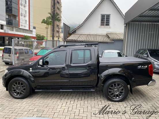 NISSAN-FRONTIER-2.5 SL 10 ANOS 4X4 CD TURBO ELETRONIC DIESEL 4P AUTOMÁTICO NISSAN-FRONTIER-2012