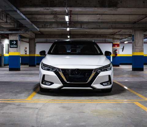 NISSAN-SENTRA-2023