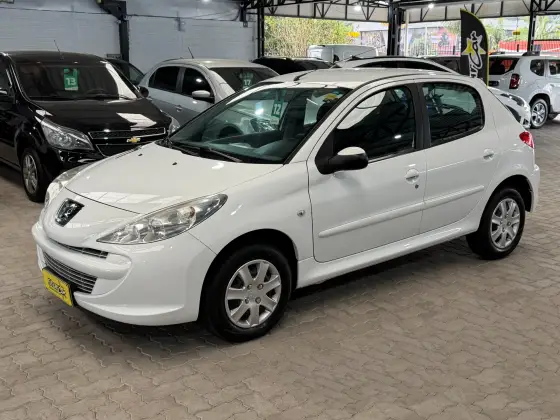 PEUGEOT 207 1.4 XR 8V FLEX 4P MANUAL PEUGEOT 207 1.4 XR 8V FLEX 4P MANUAL