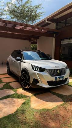 PEUGEOT 2008 50 KW ELÉTRICO E-GT