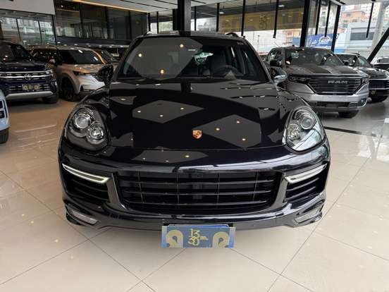 PORSCHE-CAYENNE-2016
