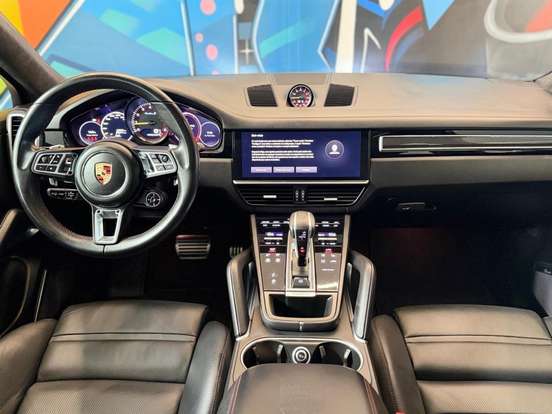 PORSCHE-CAYENNE-2022