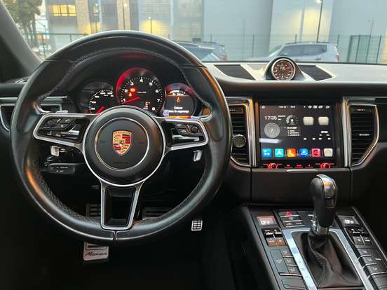PORSCHE-MACAN-2014