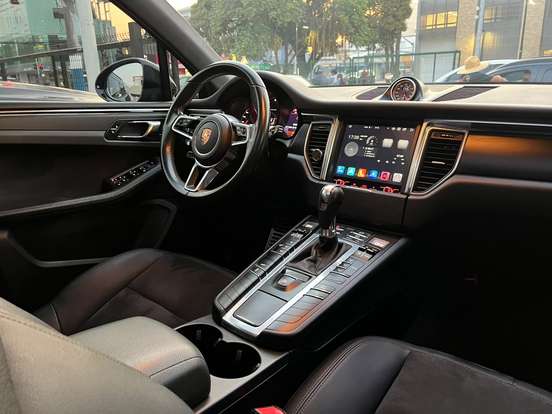 PORSCHE-MACAN-2014
