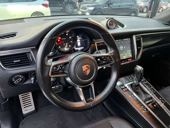 PORSCHE-MACAN-2014