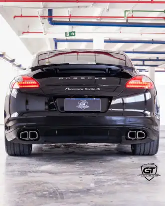 PORSCHE-PANAMERA-2011