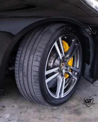 PORSCHE-PANAMERA-2011