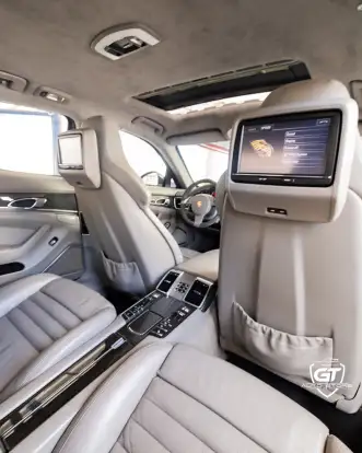 PORSCHE-PANAMERA-2011
