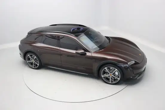 PORSCHE-TAYCAN-2023
