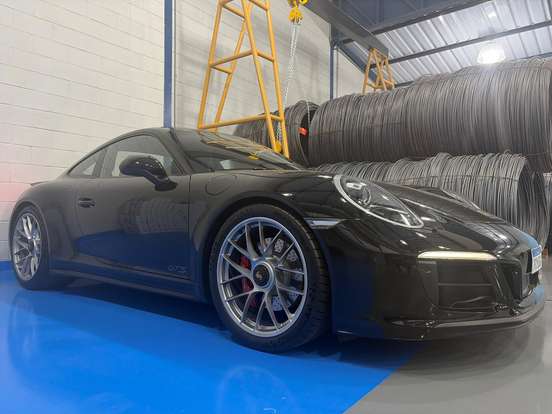 PORSCHE-911-2017
