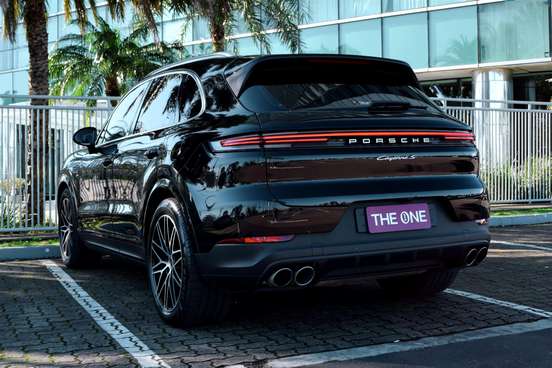 PORSCHE-CAYENNE-2024