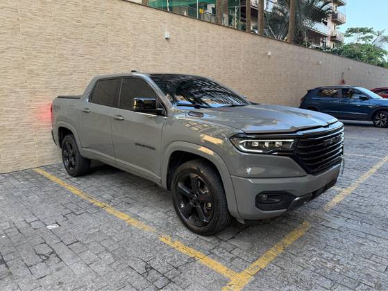 RAM RAMPAGE 2.0 HURRICANE 4 TURBO GASOLINA R/T 4X4 AUTOMÁTICO