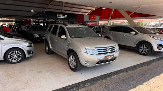 RENAULT DUSTER 2.0 DYNAMIQUE 4X2 16V FLEX 4P AUTOMÁTICO