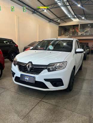 RENAULT-LOGAN-2020