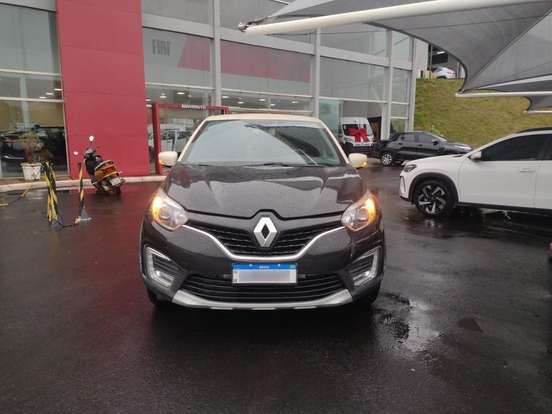 RENAULT-CAPTUR-2017