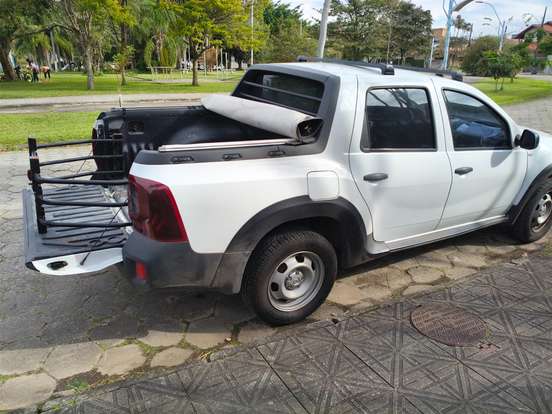 RENAULT-DUSTER OROCH-2017