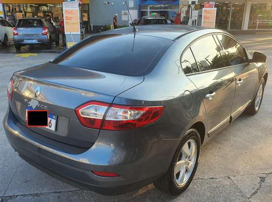 RENAULT-FLUENCE-2.0 DYNAMIQUE 16V FLEX 4P AUTOMÁTICO RENAULT-FLUENCE-2012