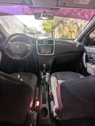 RENAULT-SANDERO-2018