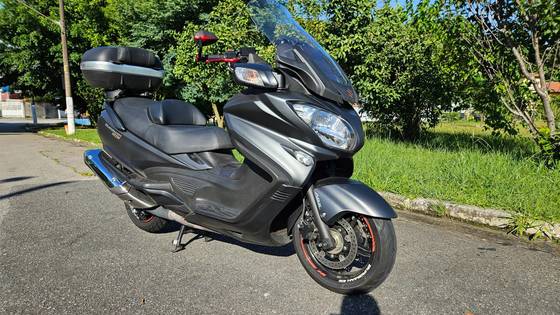 SUZUKI BURGMAN 650 EXECUTIVE 