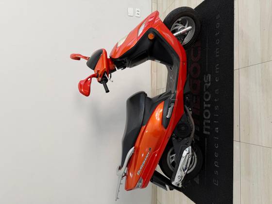 SUZUKI BURGMAN i 