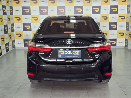TOYOTA-COROLLA-2018