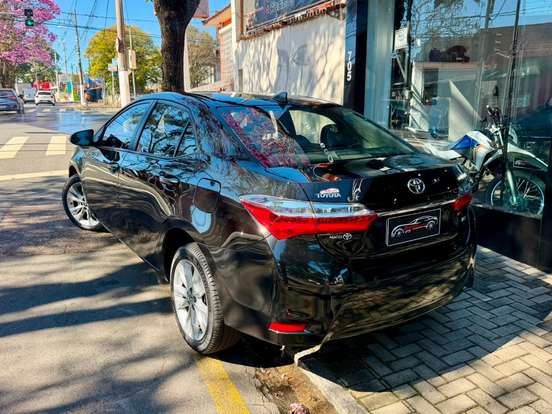 TOYOTA-COROLLA-2018