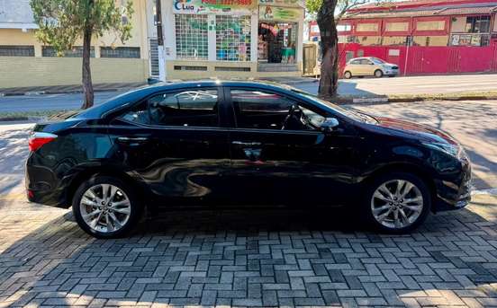 TOYOTA-COROLLA-2018
