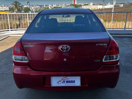 TOYOTA-ETIOS-1.5 X SEDAN 16V FLEX 4P MANUAL TOYOTA-ETIOS-2013
