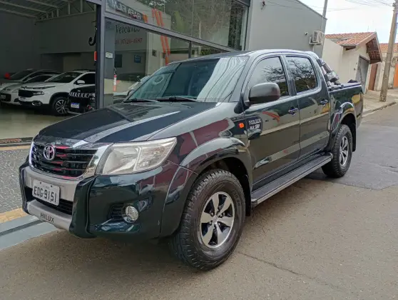 TOYOTA HILUX 2.7 SR 4X2 CD 16V FLEX 4P AUTOMÁTICO TOYOTA HILUX 2.7 SR 4X2 CD 16V FLEX 4P AUTOMÁTICO