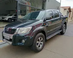 TOYOTA HILUX 2.7 SR 4X2 CD 16V FLEX 4P AUTOMÁTICO TOYOTA HILUX 2.7 SR 4X2 CD 16V FLEX 4P AUTOMÁTICO