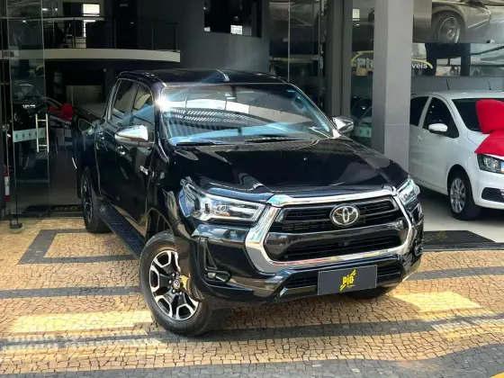 TOYOTA HILUX 2.8 D-4D TURBO DIESEL CD SRX 4X4 AUTOMÁTICO TOYOTA HILUX 2.8 D-4D TURBO DIESEL CD SRX 4X4 AUTOMÁTICO
