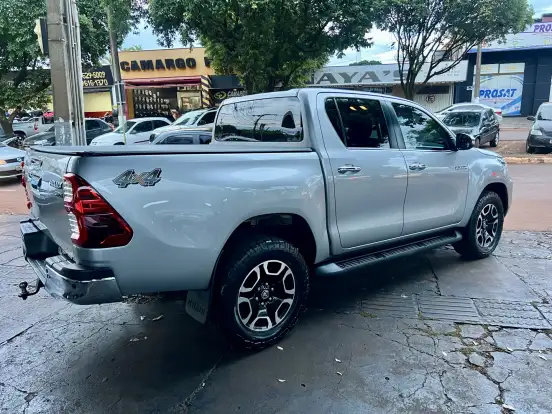 TOYOTA-HILUX-2022