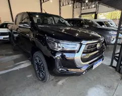 TOYOTA HILUX 2.8 D-4D TURBO DIESEL CD SRX 4X4 AUTOMÁTICO TOYOTA HILUX 2.8 D-4D TURBO DIESEL CD SRX 4X4 AUTOMÁTICO