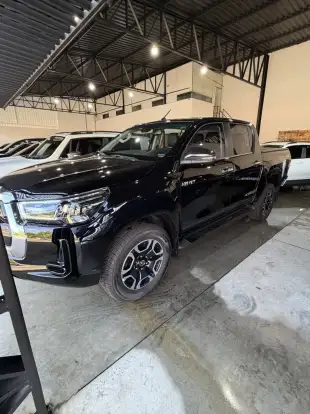 TOYOTA-HILUX-2023