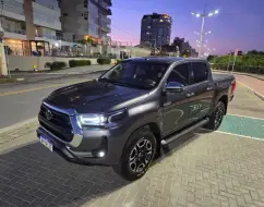 TOYOTA HILUX 2.8 D-4D TURBO DIESEL CD SRX 4X4 AUTOMÁTICO TOYOTA HILUX 2.8 D-4D TURBO DIESEL CD SRX 4X4 AUTOMÁTICO