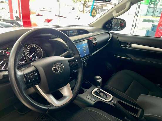 TOYOTA-HILUX-2023
