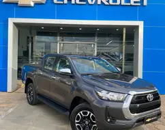 TOYOTA HILUX 2.8 D-4D TURBO DIESEL CD SRV 4X4 AUTOMÁTICO TOYOTA HILUX 2.8 D-4D TURBO DIESEL CD SRV 4X4 AUTOMÁTICO