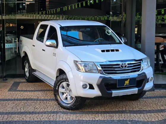 TOYOTA HILUX 3.0 SRV 4X4 CD 16V TURBO INTERCOOLER DIESEL 4P AUTOMÁTICO TOYOTA HILUX 3.0 SRV 4X4 CD 16V TURBO INTERCOOLER DIESEL 4P AUTOMÁTICO