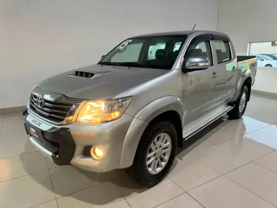 TOYOTA HILUX 3.0 SRV 4X4 CD 16V TURBO INTERCOOLER DIESEL 4P AUTOMÁTICO TOYOTA HILUX 3.0 SRV 4X4 CD 16V TURBO INTERCOOLER DIESEL 4P AUTOMÁTICO